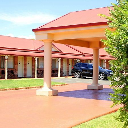 Roma Mid Town Motor Inn Екстериор снимка