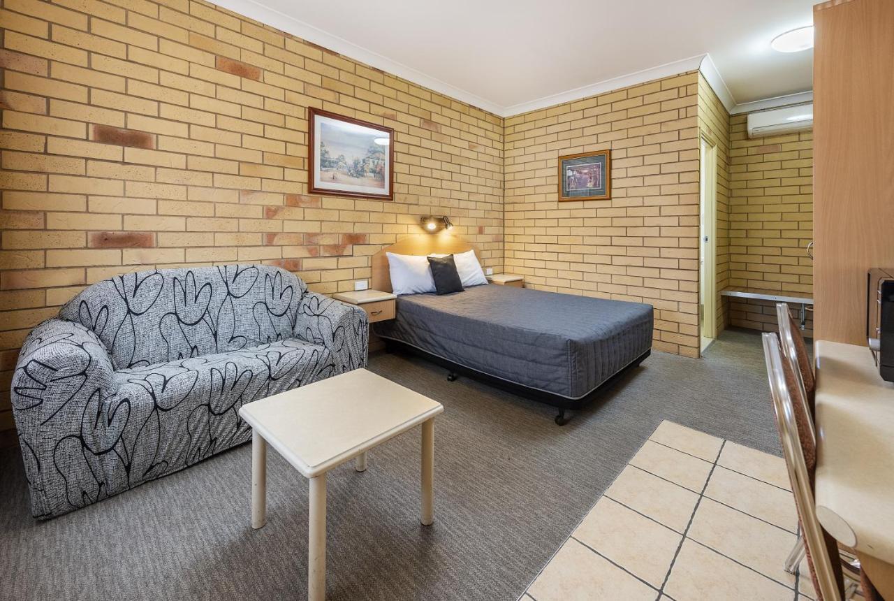 Roma Mid Town Motor Inn Екстериор снимка