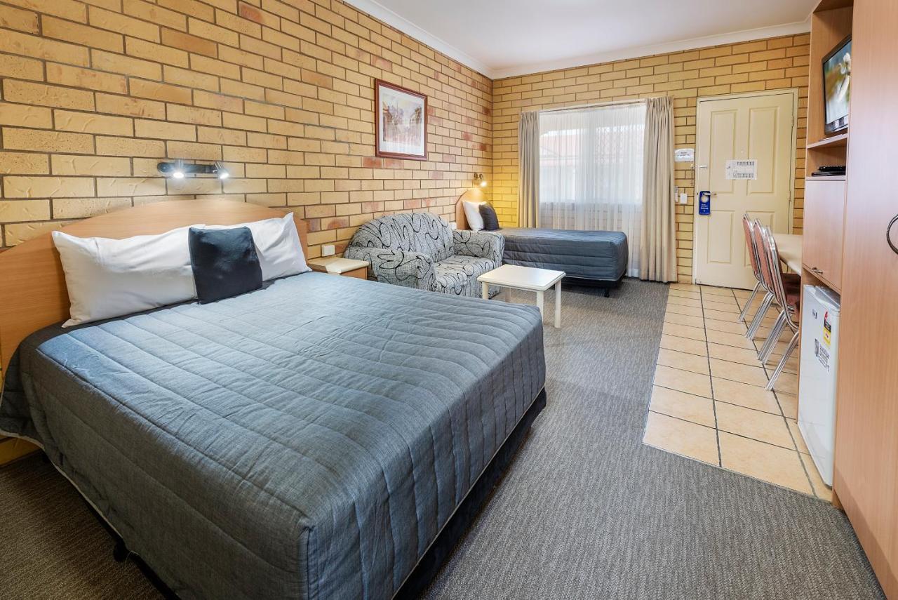 Roma Mid Town Motor Inn Екстериор снимка
